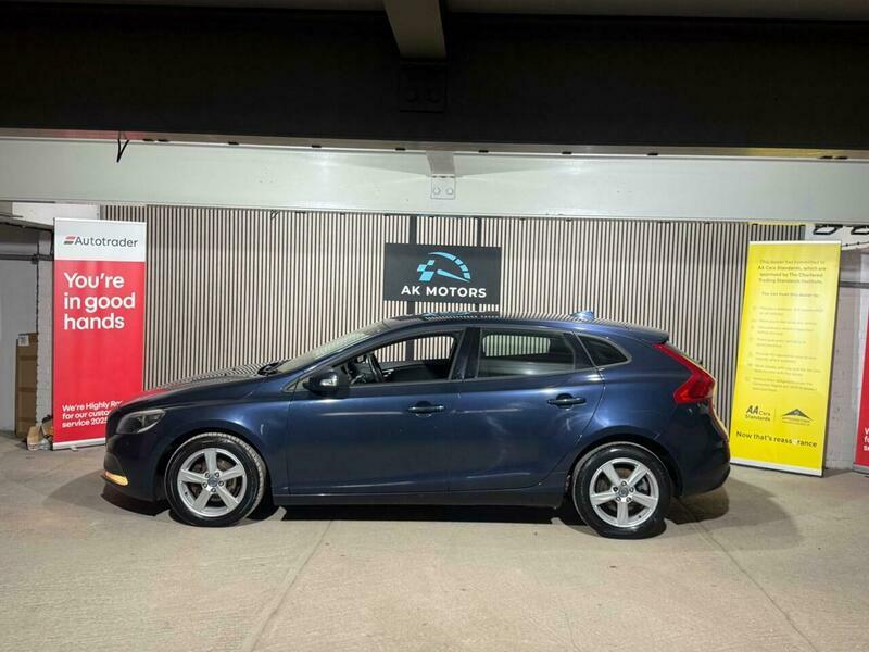 Volvo V40 1.6 D2 Es Nav VE62NWL Blue #4