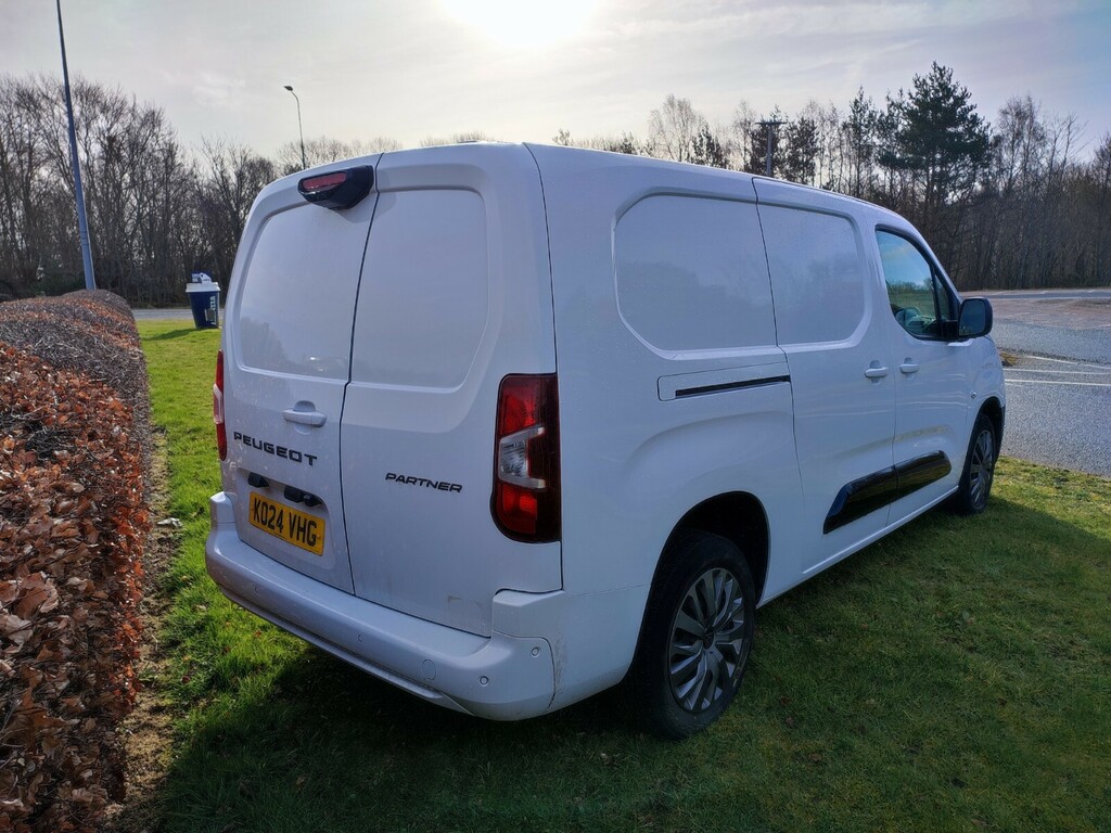 Peugeot Partner 1.5 Bluehdi 100 Asphalt Van KO24VHG White #5