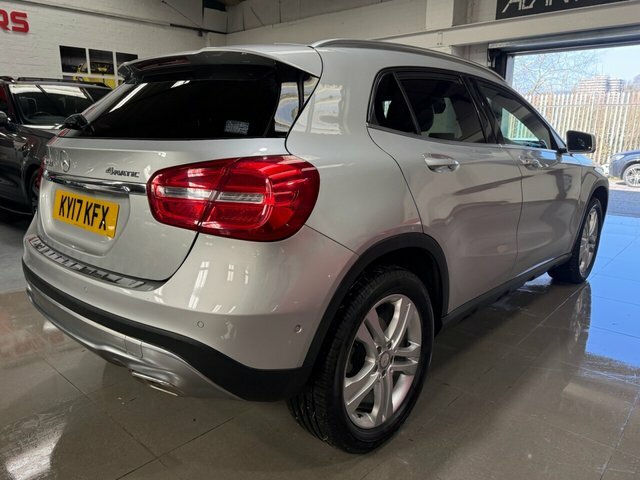 Mercedes-Benz GLA Class 2017 2.1 Gla220d Sport Premium Suv 7G KY17KFX Silver #6
