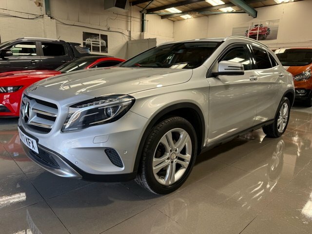 Mercedes-Benz GLA Class 2017 2.1 Gla220d Sport Premium Suv 7G KY17KFX Silver #2