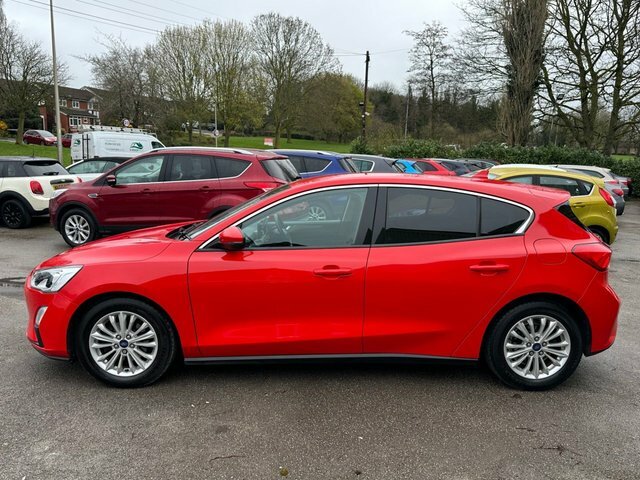 Ford Focus 1.0T Ecoboost Titanium Hatchback MX19UUB Red #6