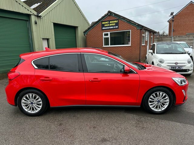 Ford Focus 1.0T Ecoboost Titanium Hatchback MX19UUB Red #5