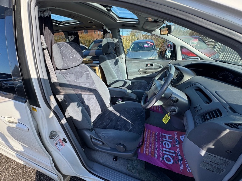 Toyota Estima Silver #9