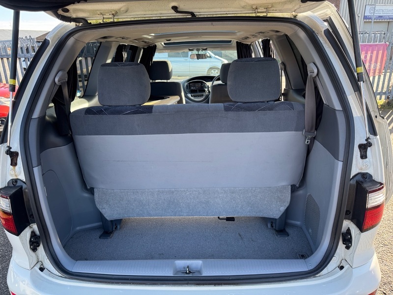 Toyota Estima Silver #16