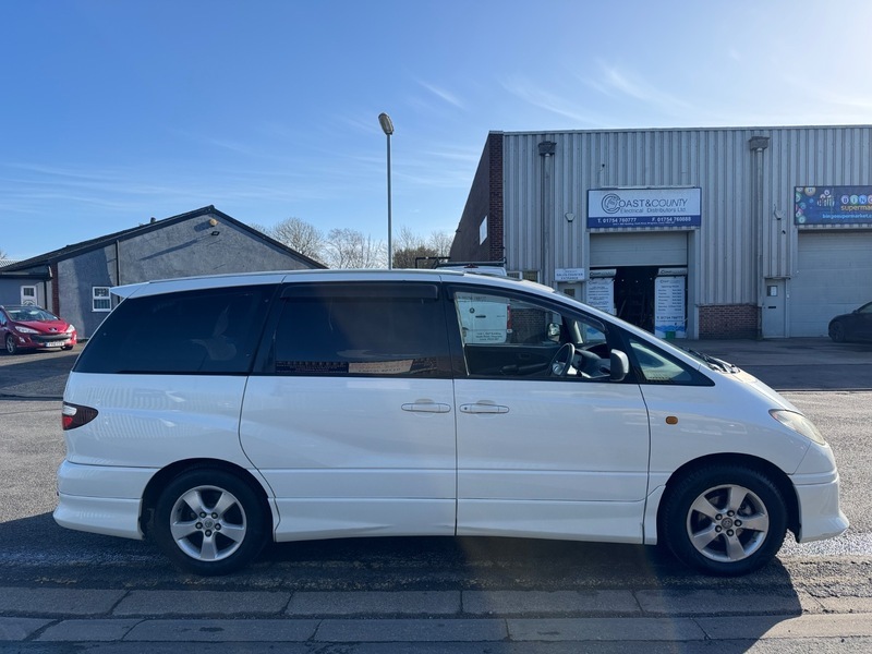 Toyota Estima Silver #4