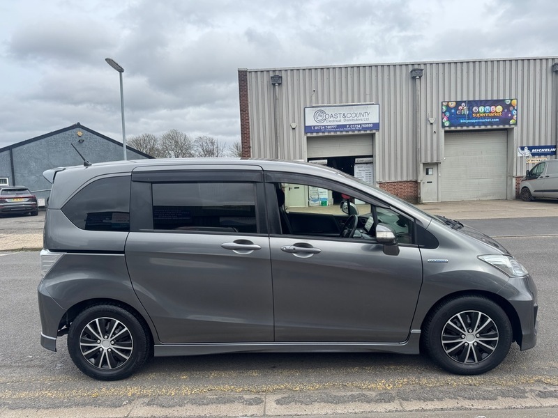 Honda Freed Mpv FM61AOF Grey #4
