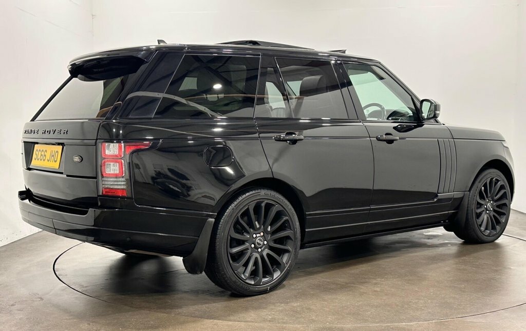 Land Rover Range Rover 4.4L Autobiography 5dr SC66JHO Black #4