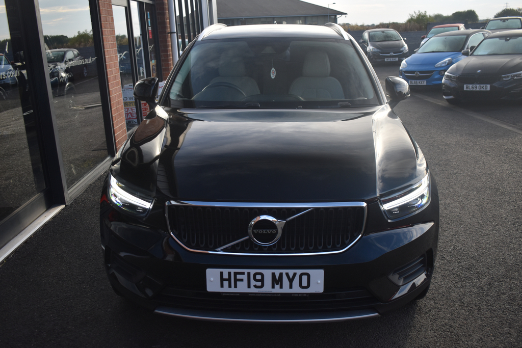Volvo XC40 2.0 T4 Momentum Suv Awd Euro 6 S HF19MYO Black #3