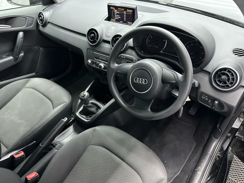 Audi A1 1.0 Tfsi Se Sportback Euro 6 Ss DY17LCK Black #2