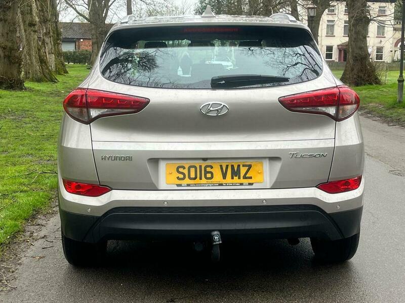Hyundai Tucson 1.7 Crdi Blue Drive SO16VMZ White #4