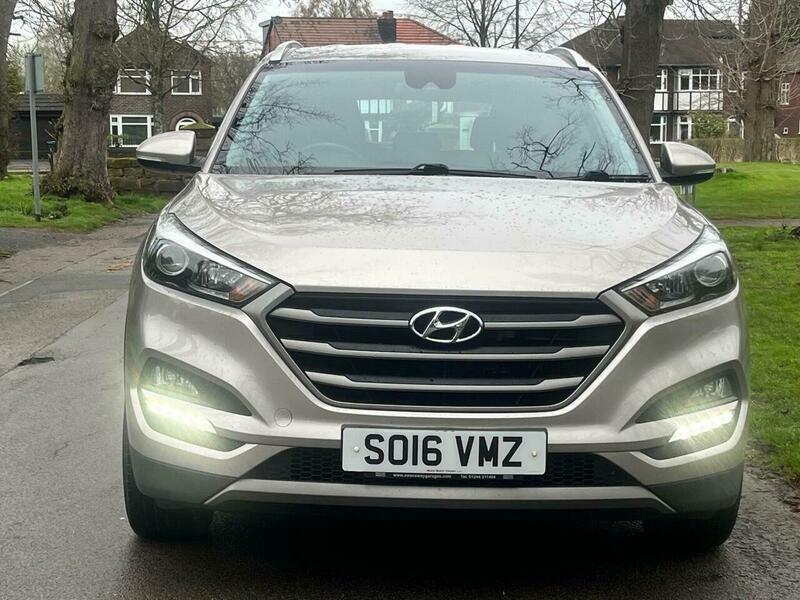 Hyundai Tucson 1.7 Crdi Blue Drive SO16VMZ White #2