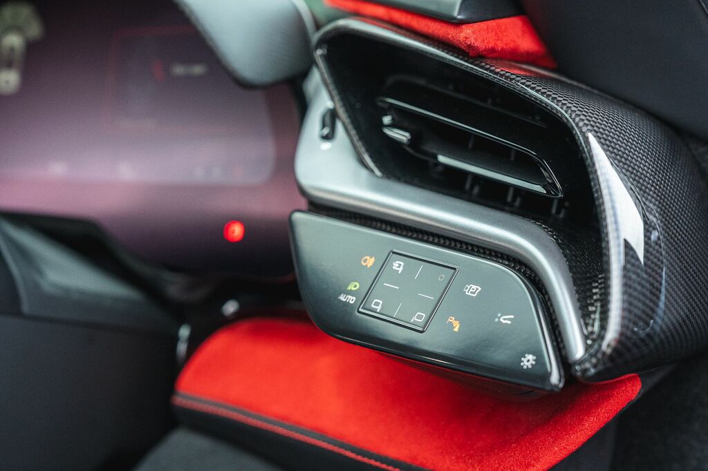 Ferrari Sf90 Stradale 4.0T V8 7.9Kwh F1 Dct 4Wd Euro 6 Ss Grey #34