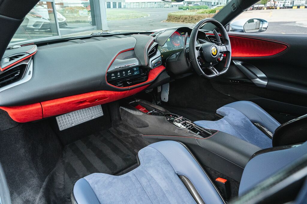 Ferrari Sf90 Stradale 4.0T V8 7.9Kwh F1 Dct 4Wd Euro 6 Ss Grey #54