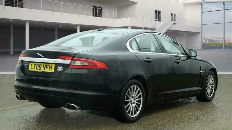 Jaguar XF 2.7D V6 Luxury Black #4