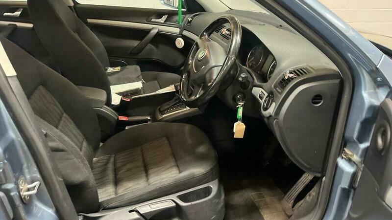 Skoda Octavia 1.8 Tsi Elegance Dsg RK10SNU Grey #4