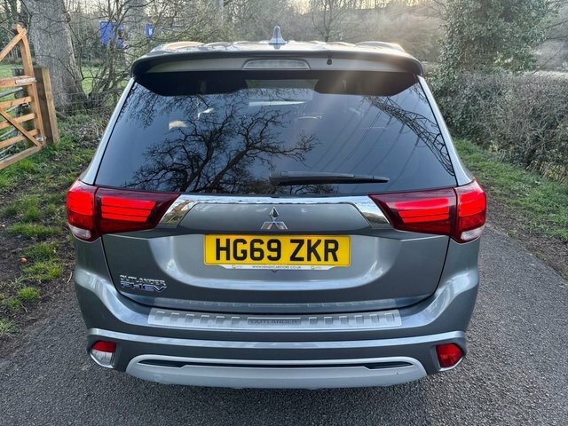 Mitsubishi Outlander 2.4H Twinmotor 13.8Kwh Dynamic Suv Plug HG69ZKR Black #5