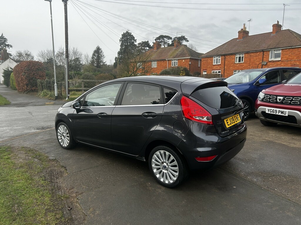 Ford Fiesta Hatchback 1.4 Titanium 2009 EJ09EWE Grey #3