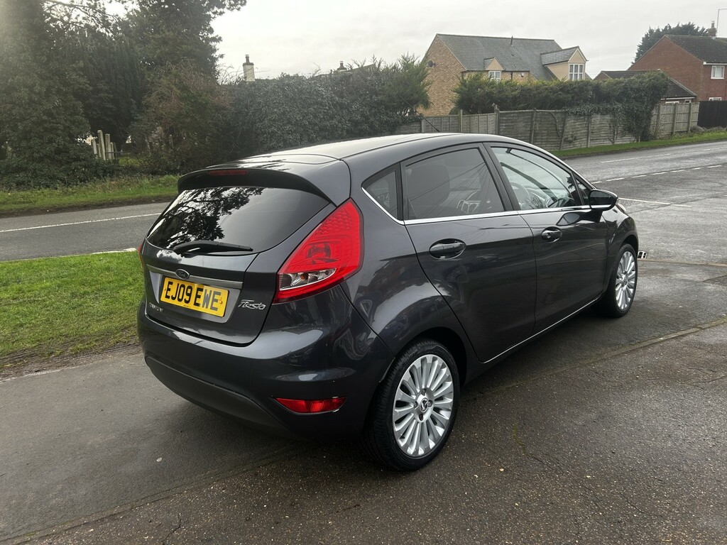 Ford Fiesta Hatchback 1.4 Titanium 2009 EJ09EWE Grey #5
