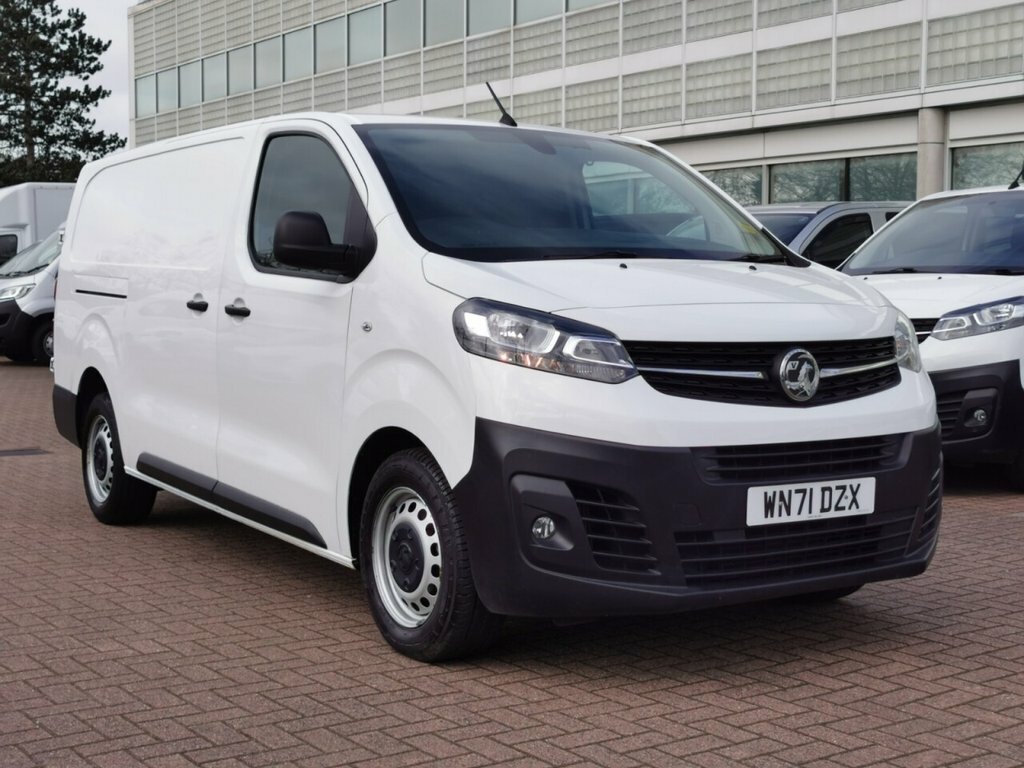 Vauxhall Vivaro 1.5L Dynamic 6Dr WN71DZX White