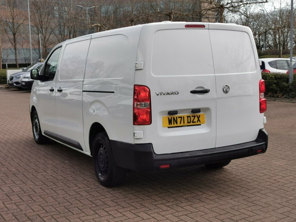 Vauxhall Vivaro 1.5L Dynamic 6Dr WN71DZX White #5