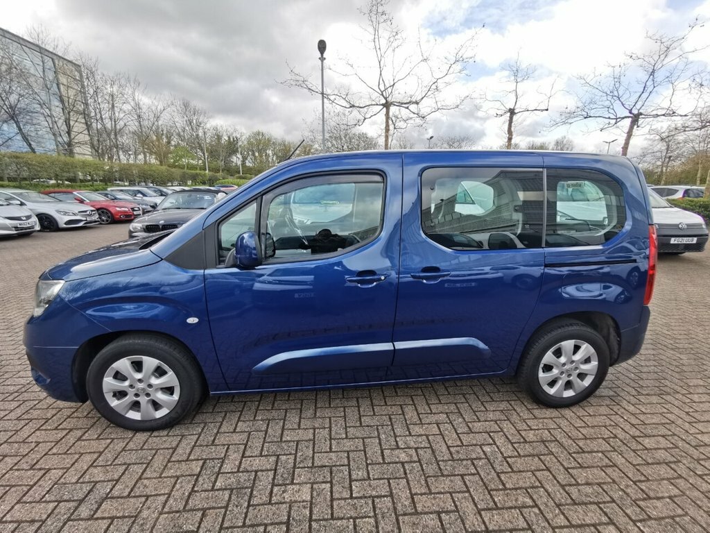 Vauxhall Combo Life 1.5L Energy DS69UBW Blue #3