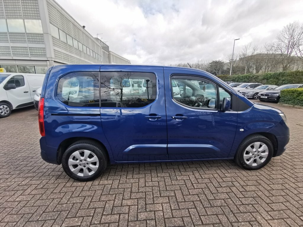 Vauxhall Combo Life 1.5L Energy DS69UBW Blue #2