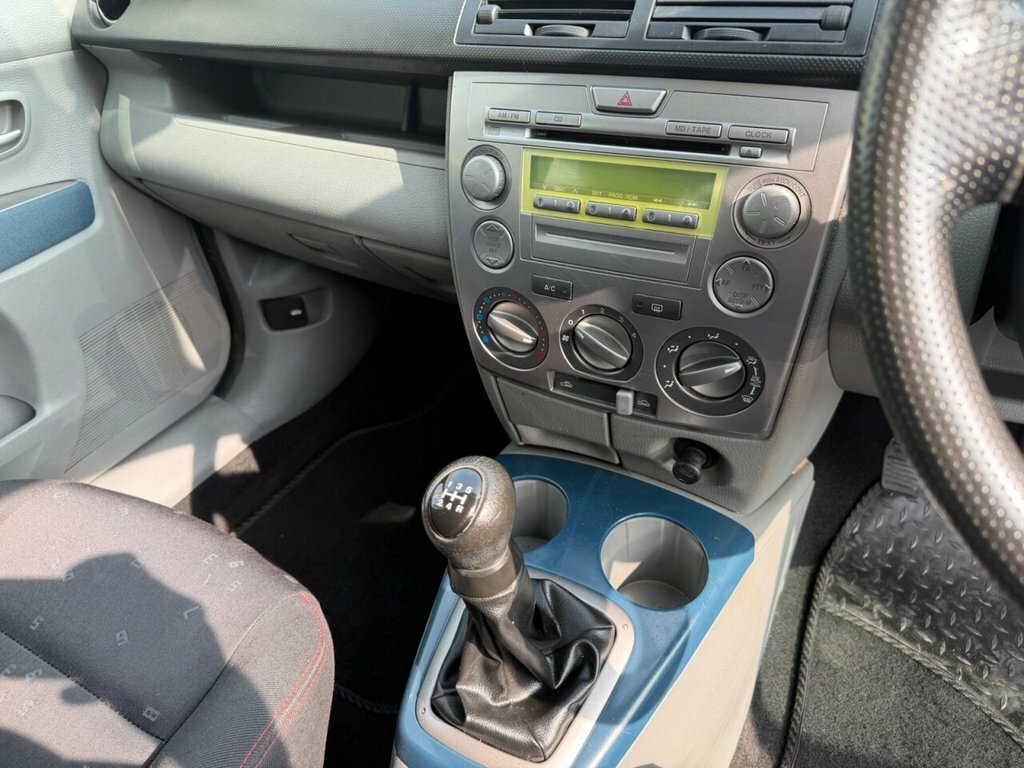 Mazda 2 1.6 Capella Black #8