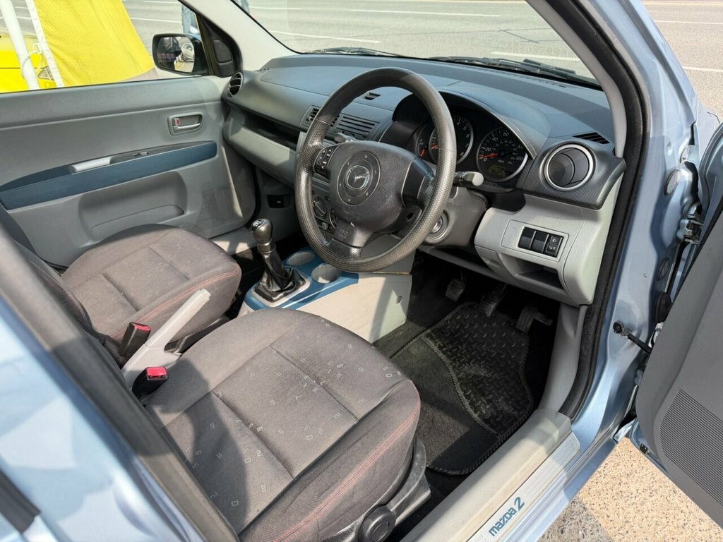 Mazda 2 1.6 Capella Black #32