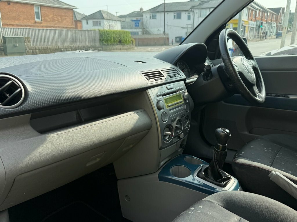 Mazda 2 1.6 Capella Black #15