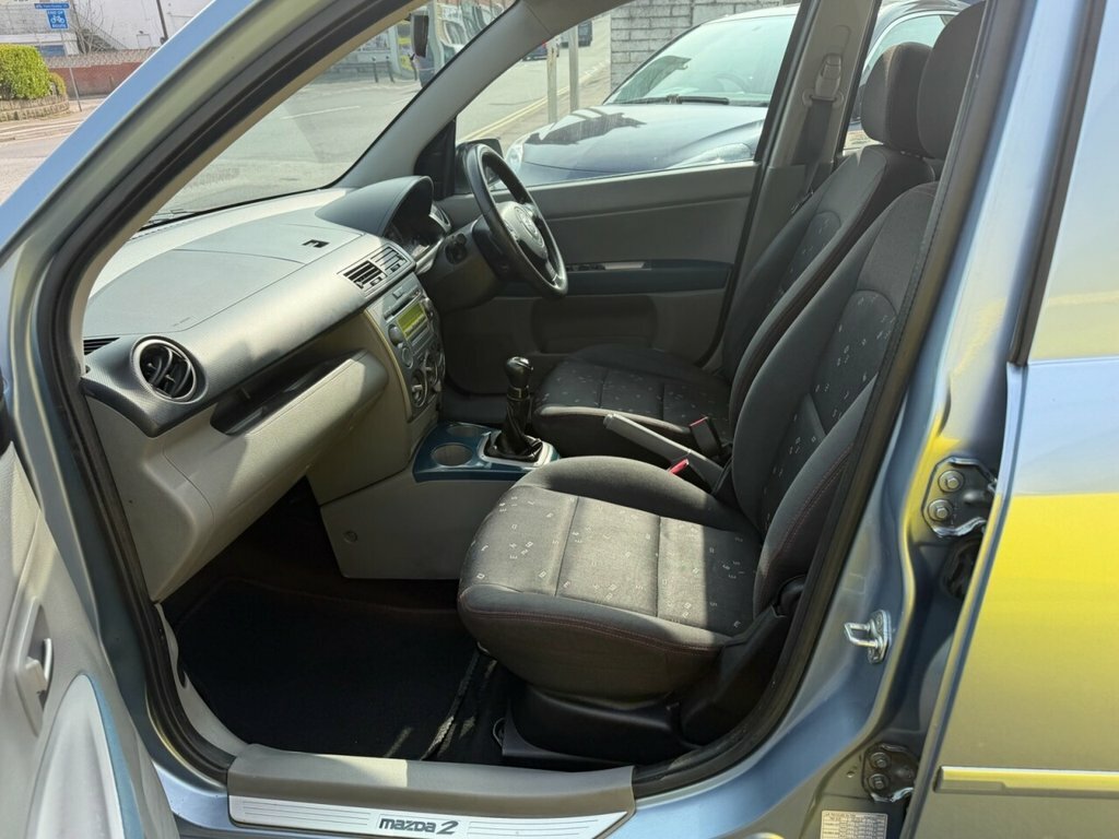 Mazda 2 1.6 Capella Black #14
