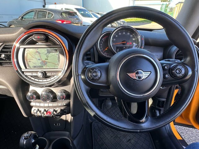 Mini Hatch Cooper Hatchback FE64AAK Orange #5