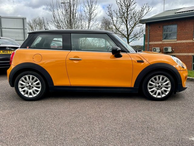 Mini Hatch Cooper Hatchback FE64AAK Orange #3