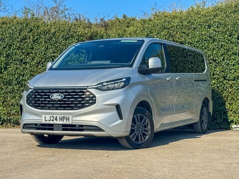 Ford Tourneo Custom Titanium Luxe Silver