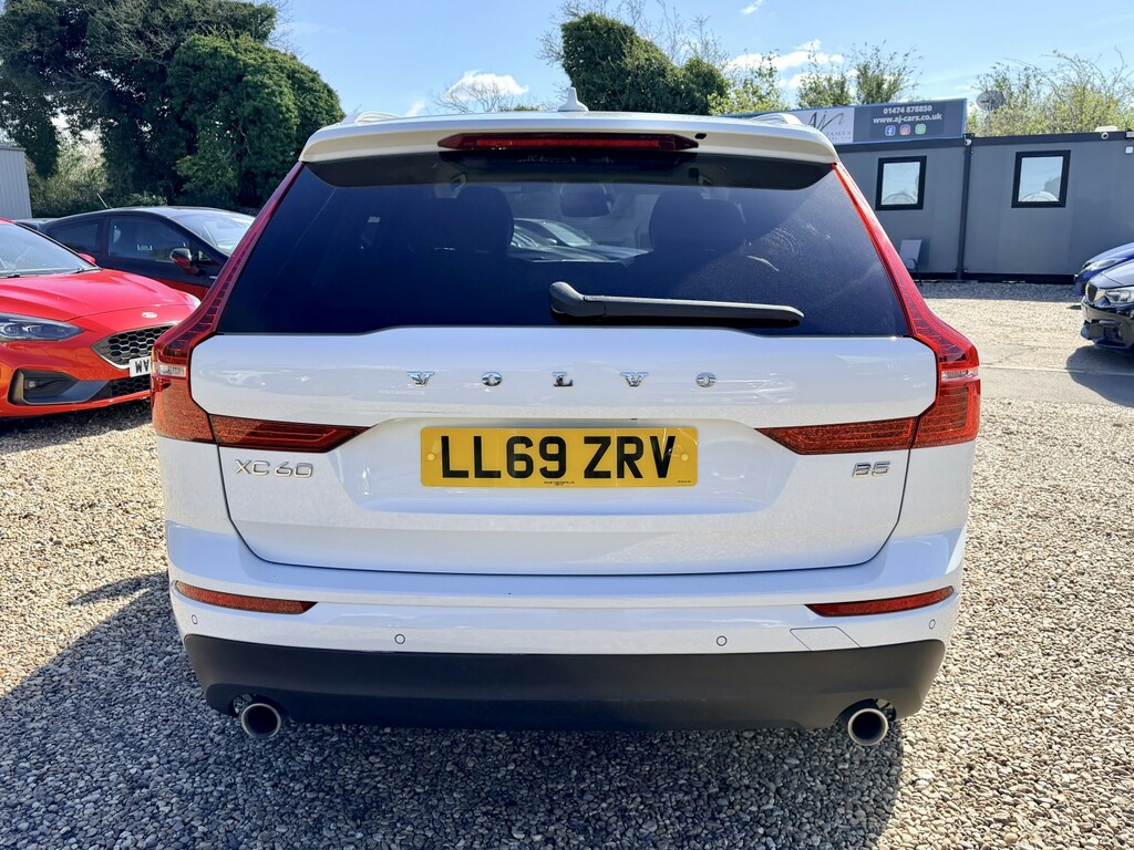Volvo XC60 Suv 2.0 B5 Mhev Momentum Pro Suv Hybrid LL69ZRV White #5