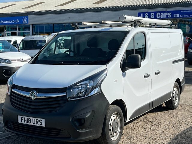 Vauxhall Vivaro Cdti 2900 Panel Van FH18URS White #3