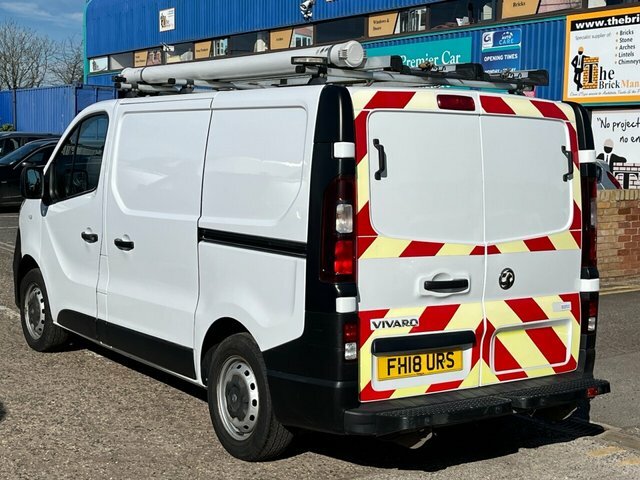 Vauxhall Vivaro Cdti 2900 Panel Van FH18URS White #6