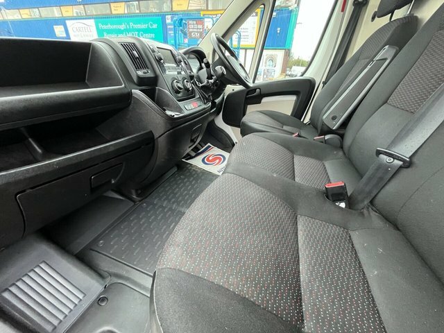 Citroen Relay Bluehdi 35 Enterprise Panel White #4