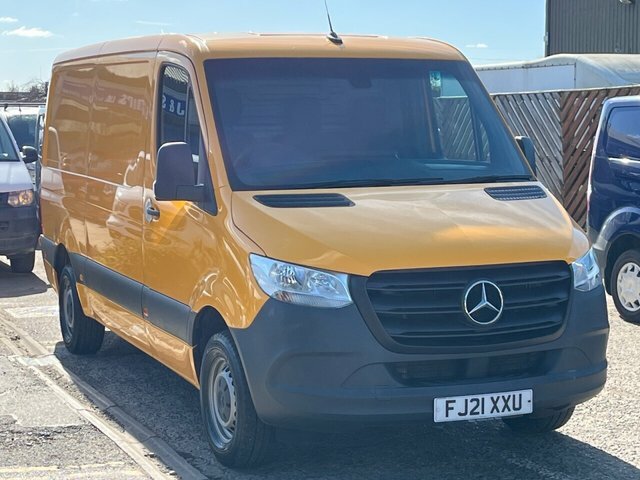 Mercedes-Benz Sprinter 315 Cdi Progressive Panel Yellow