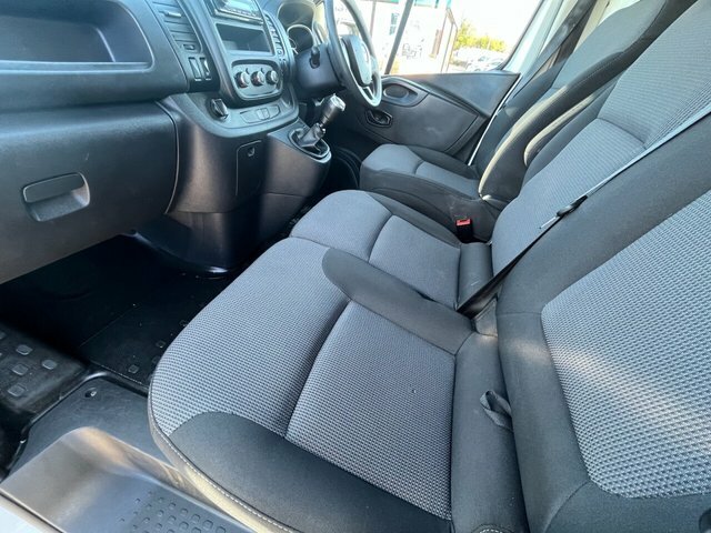 Renault Trafic Dci Energy 30 Business MF71YFO White #4