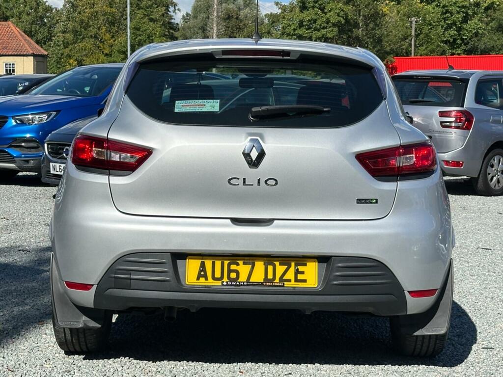Renault Clio Hatchback 2017 Renault Clio 1.5 Play Dci 90 Silver #5