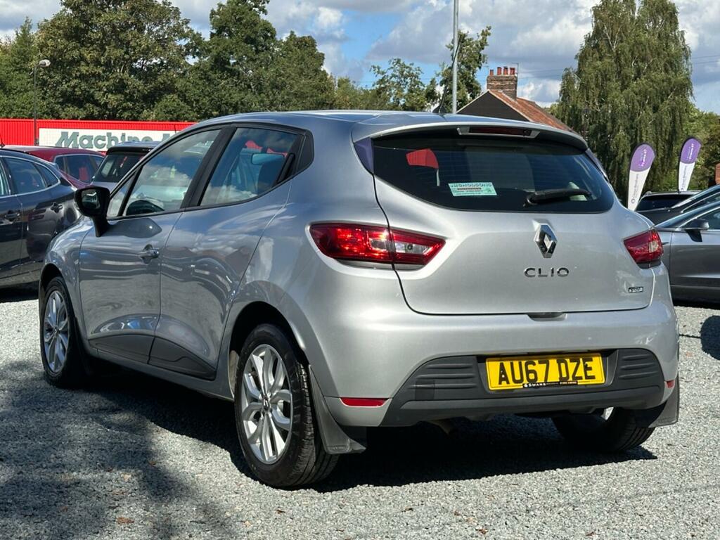 Renault Clio Hatchback 2017 Renault Clio 1.5 Play Dci 90 Silver #6
