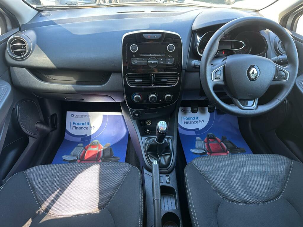 Renault Clio Hatchback 2017 Renault Clio 1.5 Play Dci 90 Silver #3
