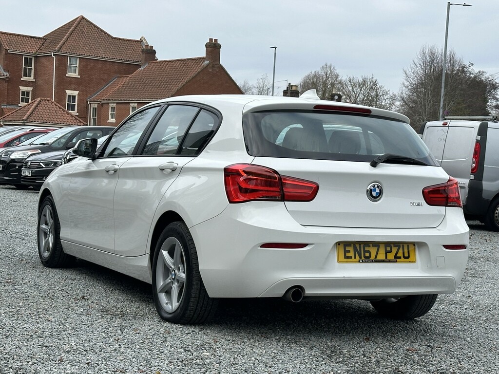 BMW 1 Series Hatchback 2017 Bmw 118I 1.5 Se EN67PZU White #3