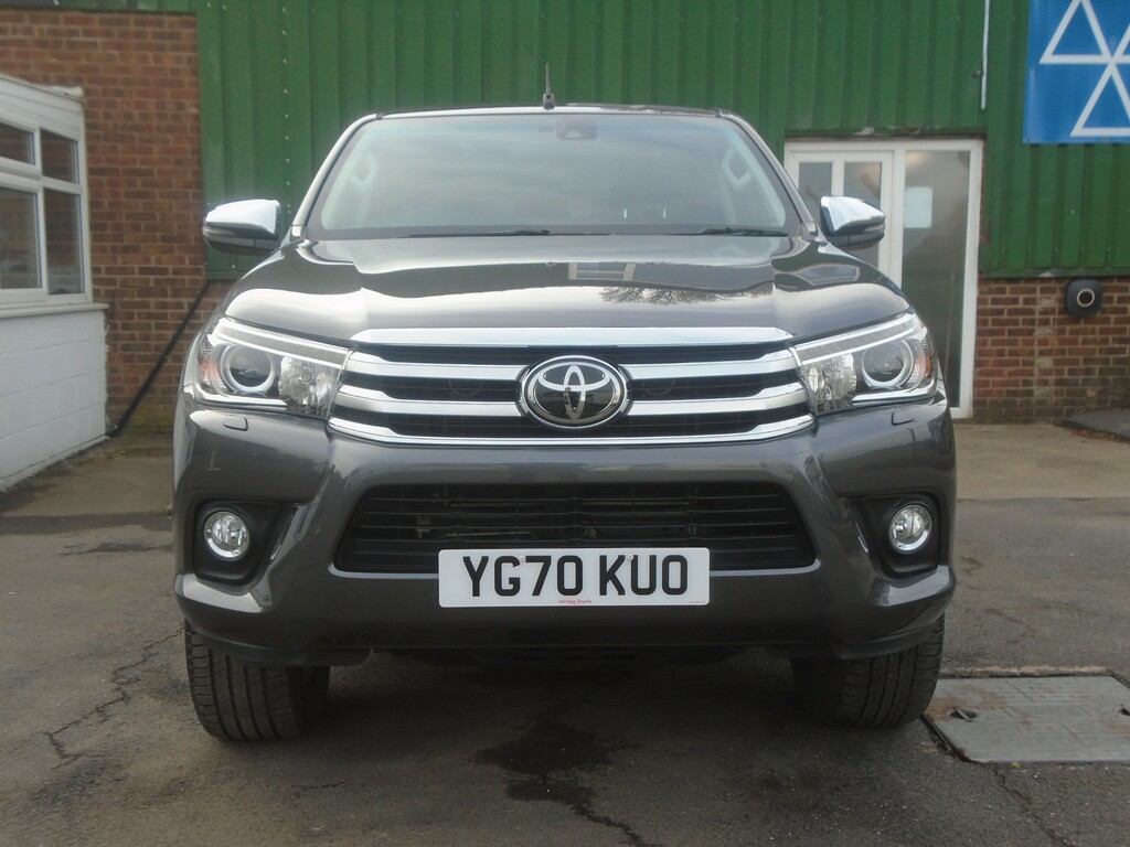 Toyota HILUX Invincible 4Wd D-4d Dcb YG70KUO #2