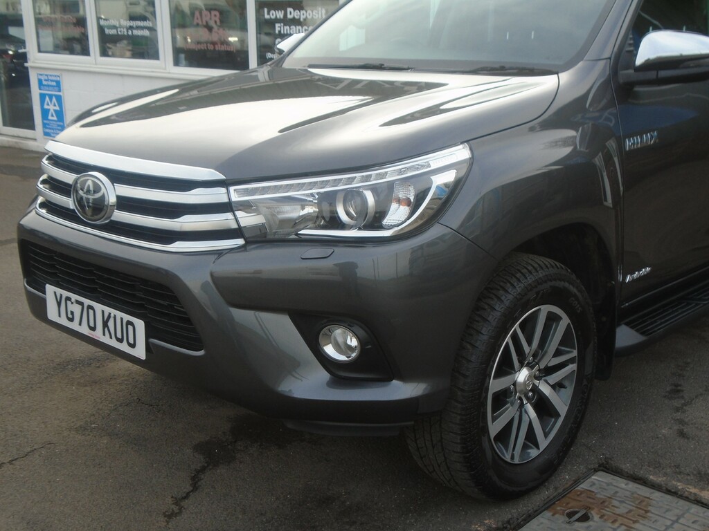 Toyota HILUX Invincible 4Wd D-4d Dcb YG70KUO #4