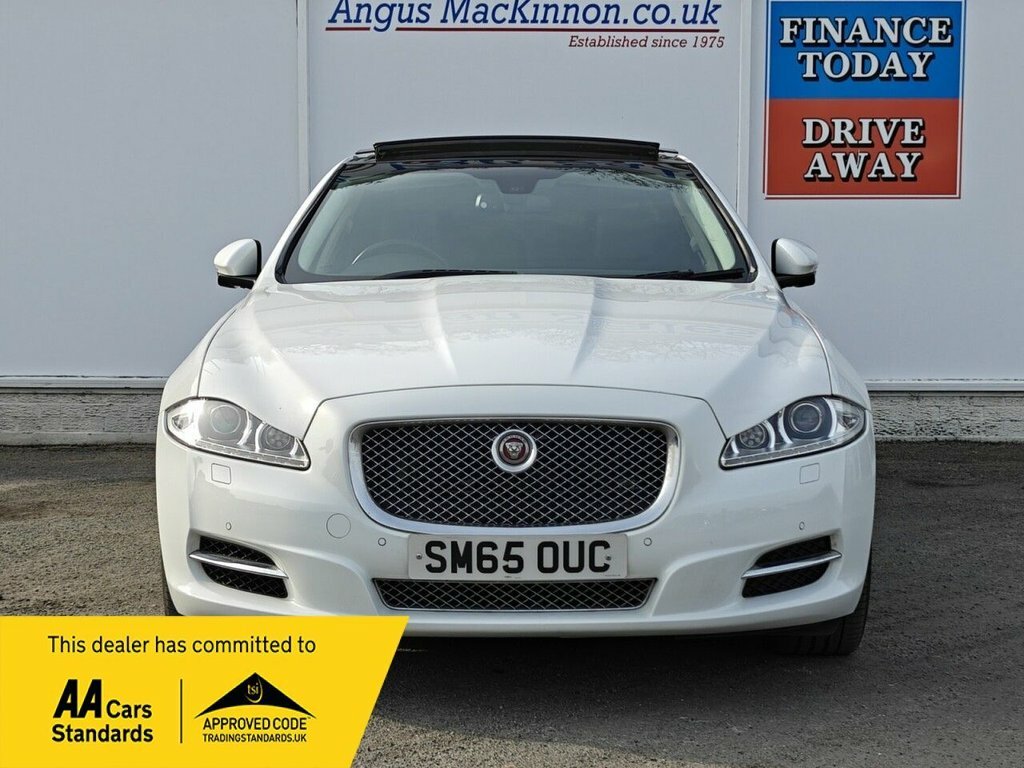 Jaguar XJ 3L Portfolio White #3