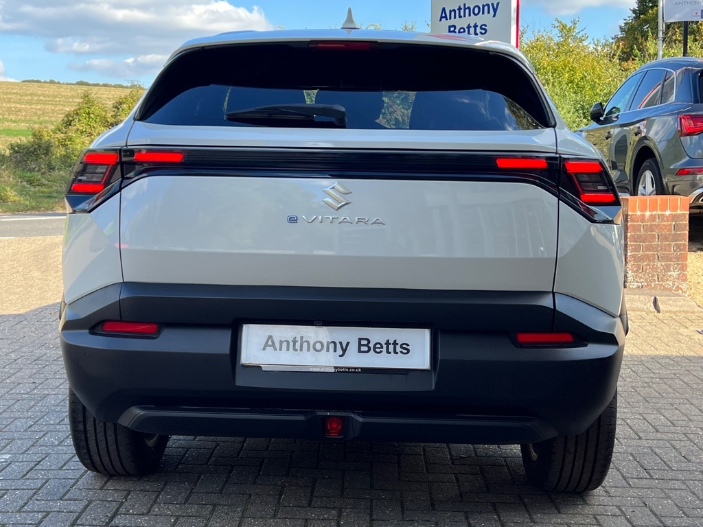 Suzuki Vitara 128Kw Motion 61Kwh White #5