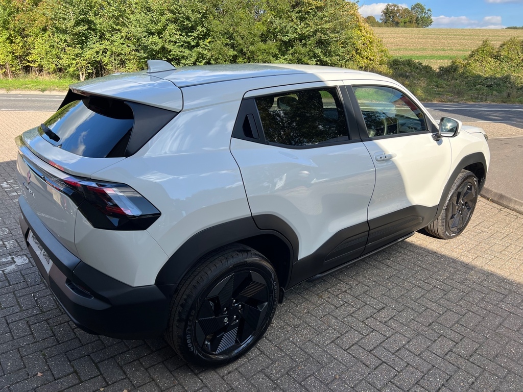 Suzuki Vitara 128Kw Motion 61Kwh White #3