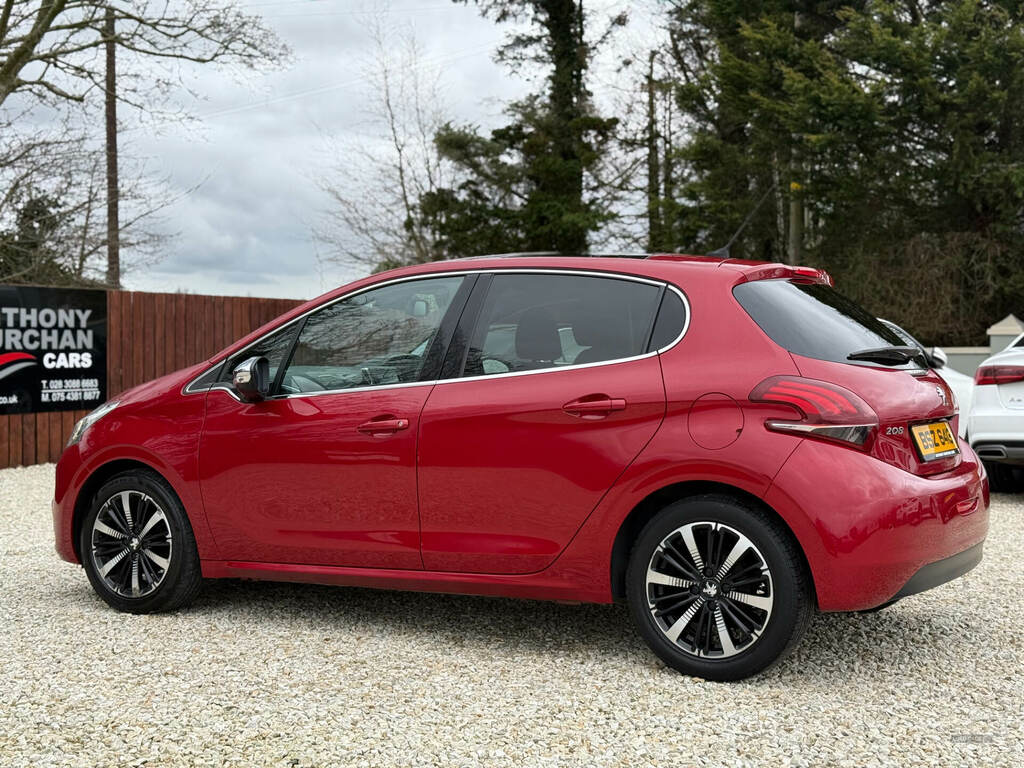Peugeot 208 1.2 Puretech Allure Premium BSZ6413 Red #3
