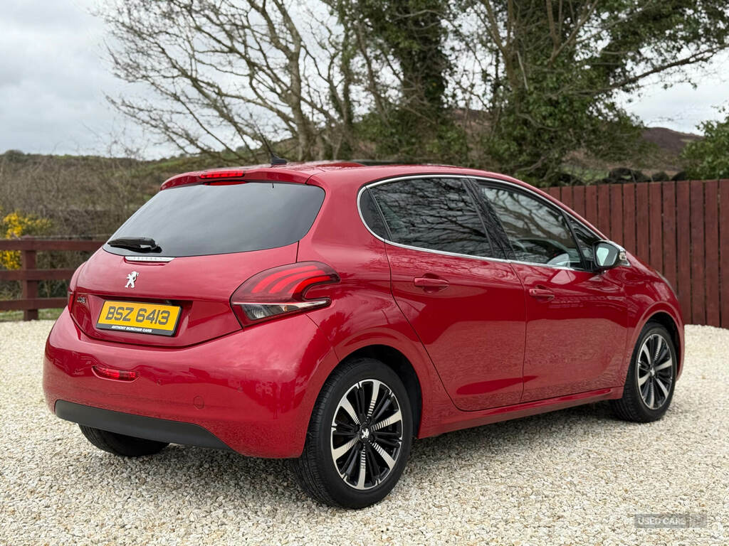 Peugeot 208 1.2 Puretech Allure Premium BSZ6413 Red #6